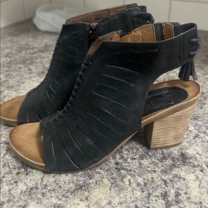 Miz Mooz Sz 40 / 9  MADDIE SANDAL Block Heel